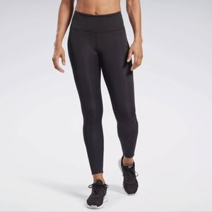 NWT Reebok high rise black sports leggings in size S